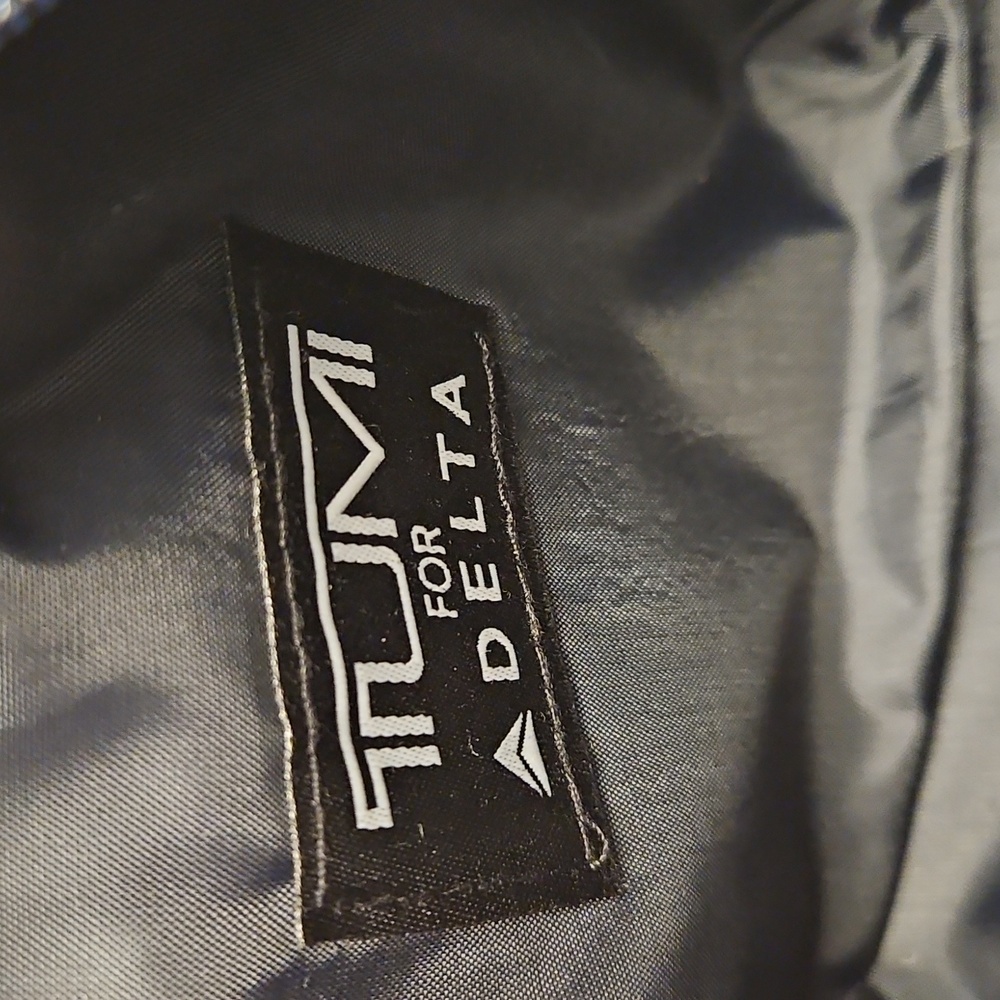 Tumi For Delta Black Travel Pouch - Picture 9 of 10